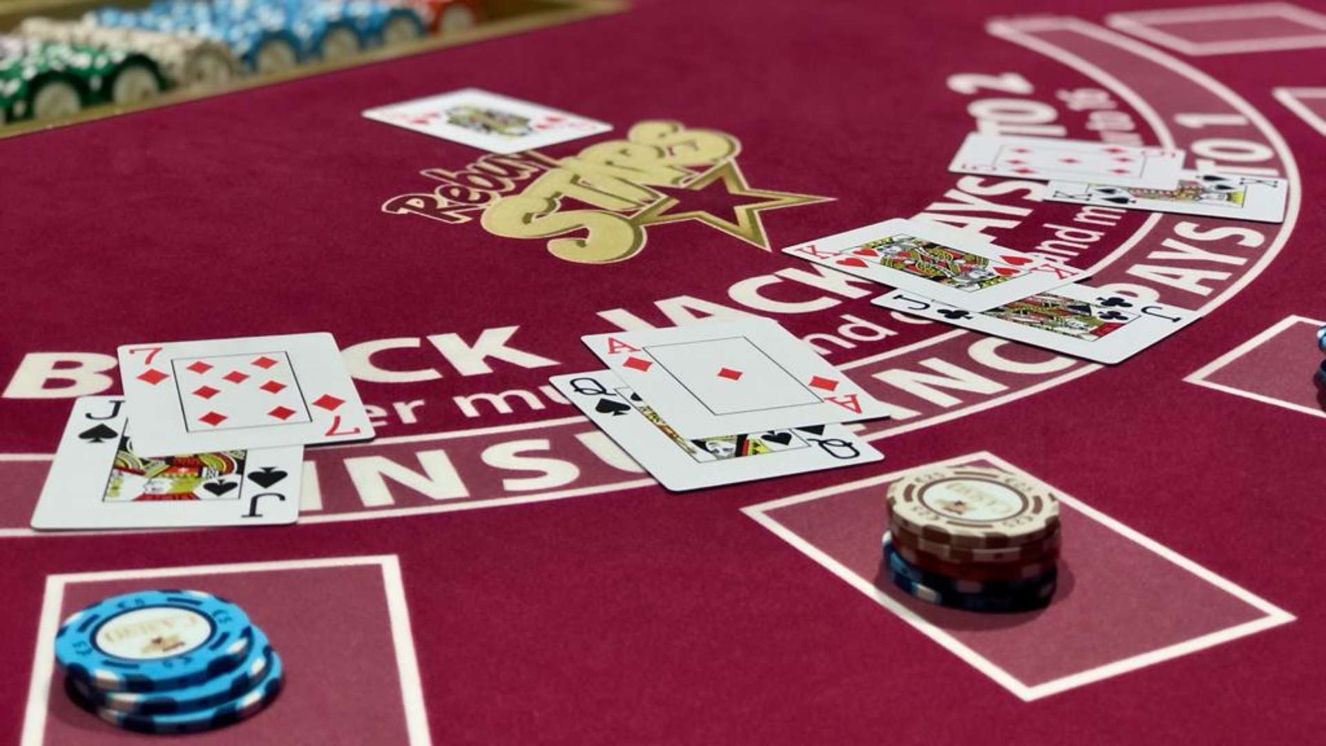 Piatkový večer v casine Rebuy Stars Bratislava opäť rozžiari bonus Stars Games Tournaments! Na programe je BlackJackový turnaj so skvelými cenami!